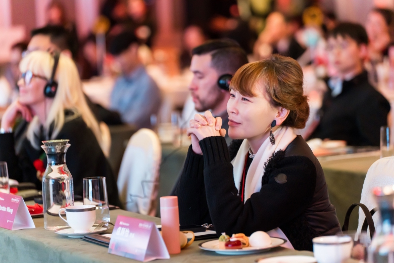 20251123161620ILCE-9