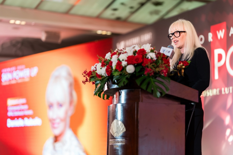 20251123180027ILCE-9